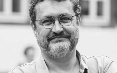 LES LIVRES SONT LA LUMIERE QUI GUIDE LA CIVILISATION